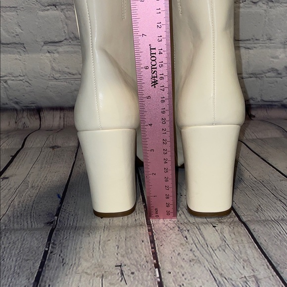 Madden Girl Codyy Winter White Heeled Boots Size 10 - Picture 6 of 10